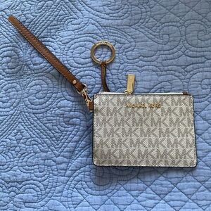 MICHAEL Michael Kors Signature Key & Card Holder in Brown and Cream